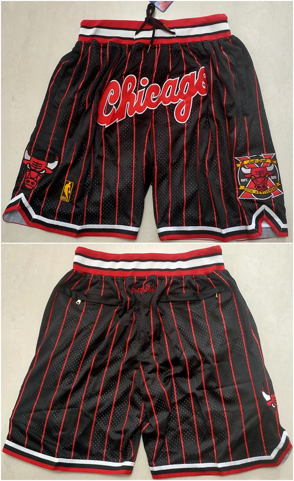 Men's Chicago Bulls Black Mitchell&Ness Shorts (Run Small) Men's Chicago Bulls Black Mitchell&Ness Shorts (Run Small)