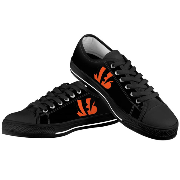 Men's Cincinnati Bengals Low Top Canvas Sneakers 006 Men's Cincinnati Bengals Low Top Canvas Sneakers 006