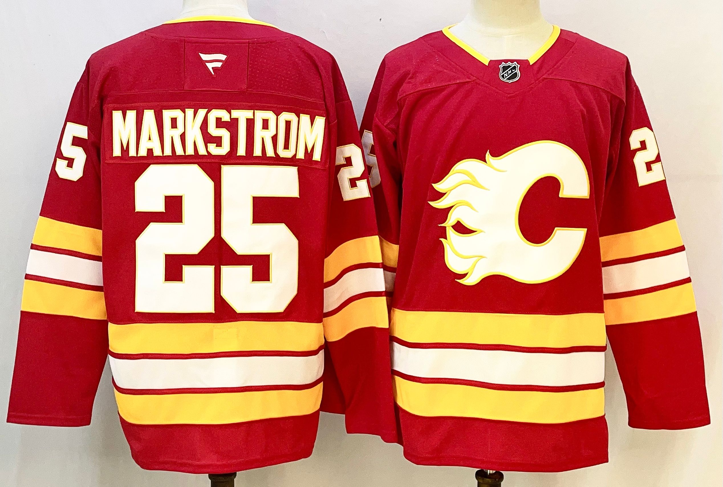 Men's Calgary Flames #25 Jacob Markström Red 2024-25 Home Stitched Hockey Jersey
